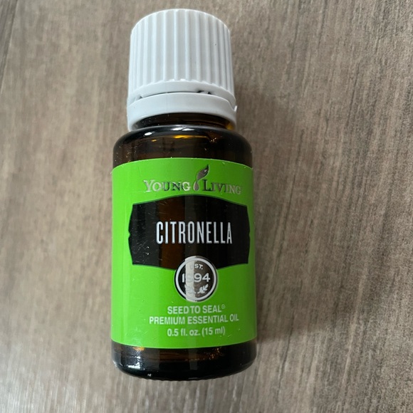 Citronella Essential Oil - Picture 1 of 3